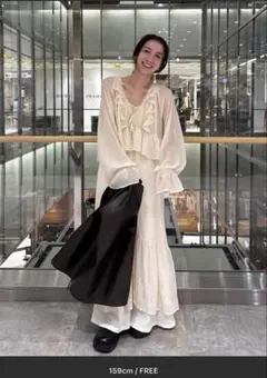 今季新品未使用アングリッド Ungridフリルデザインエンブロイダリーワンピース