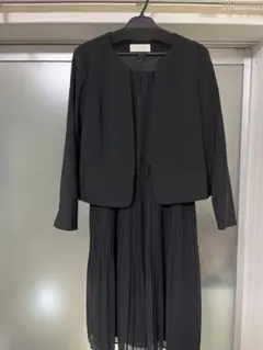 anysisブラックジャケットとプリーツワンピースセット