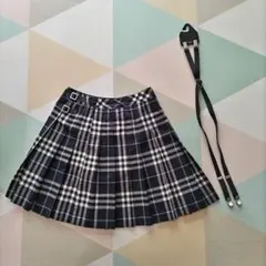 訳あり！BURBERRY　紺色チェックスカート　140A！