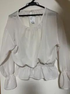 【新品タグ付き】earth music&ecology シアーブラウス ホワイト