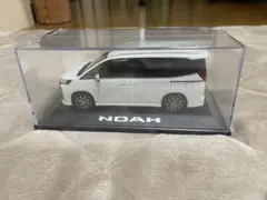 トヨタ 新型ノア プラチナホワイトパール カラーサンプルミニカー 色