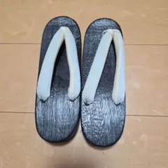 黒と白の下駄