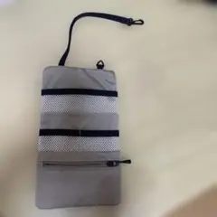 トラベルポーチ