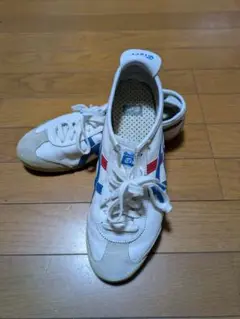 赤 スニーカー