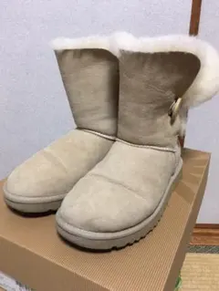 【送料込み】UGG ベイリーボタン アグ ムートンブーツ