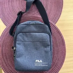 お値下げ❗️FILA ダークブルー ショルダーバッグ メンズのサムネイル