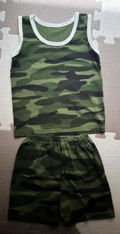 迷彩柄 タンクトップとショートパンツセット 100cm