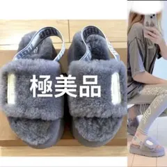 UGG 厚底ファーサンダル22グレー美品最安値❣️のサムネイル