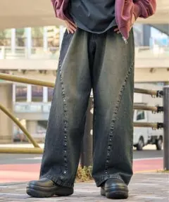 カーブスタッズヴィンテージ加工ワイドデニムパンツ
