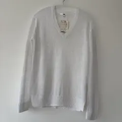 未使用品　UNIQLO ユニクロ　プレミアムリネン　メッシュVネックセーターのサムネイル