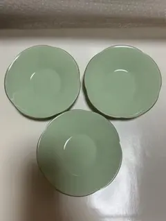 緑色 陶器製 花弁型皿 3枚セット