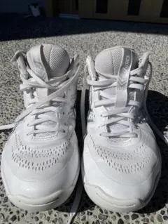 ASICS バスケットボールシューズ ホワイト