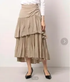 ライトベージュ　フレアチュールスカート