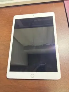 Apple iPad （第8世代、128GB）ゴールド