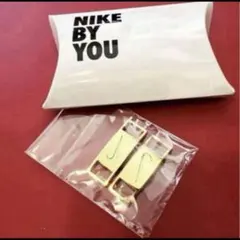 NIKE ✦ ナイキ ✦シューズアクセサリーGOLD✦新品のサムネイル