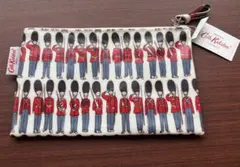 【ロンドン購入】Cath Kidston ポーチ ロンドン兵士柄 新品のサムネイル