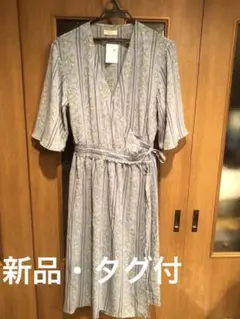 【新品】タグ付　earth 花柄　カシュクール　ワンピ　ガウン