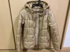ユニクロUNIQLOベージュ ダウンジャケット フード付き　軽量