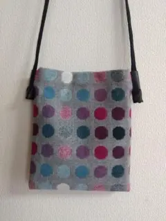 サコッシュバッグ　ショルダーバッグ　サブバッグ　スマホショルダー　ウール混生地