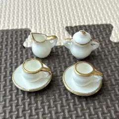【人気！】ミニチュア ティーセット 陶器 ゴールド カップ ソーサー シュガー