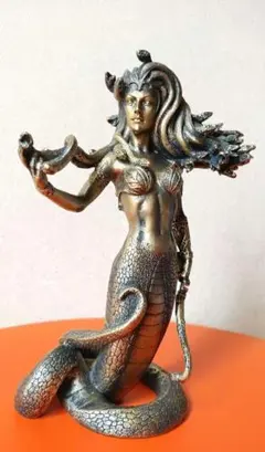 Medusa　メドゥーサ　Statue