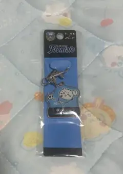 ちいかわ×Jリーグ メタルチャームキーホルダー　（川崎フロンターレ、ちいかわ）