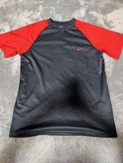 Nike ラグラン Tシャツ 黒 赤