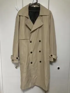 ベージュ ダブルブレスト トレンチコート