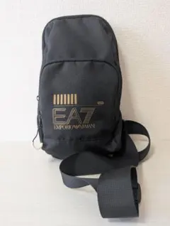 【美品】EA7 Emporio Armani ボディバッグ ブラック　ゴールド