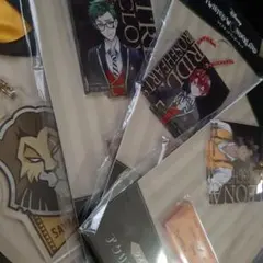 ツイステッドワンダーランド アクリルキーホルダー4つセット