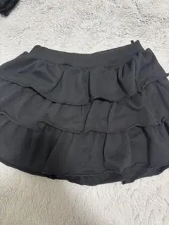 フリル黒ミニスカート