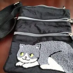 かわいい猫の刺繍 ショルダーバッグ