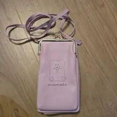クマのイラスト付きピンクショルダーバッグ