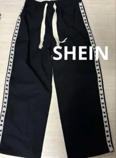 ブラック ワイドレッグパンツ