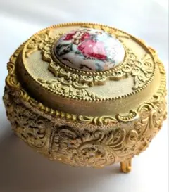 Item thumbnail for item c8a1e682-3630-42c0-9efe-40d073a0f82c