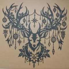 聖夜のトナカイとクリスマスオーナメントの切り絵　オリジナルデザイン