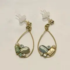ピアス　ゴールド　ブルー