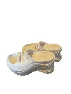 YELLO ベージュ 厚底プラットフォームサンダル 04102585.jpg