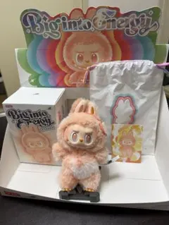 Big into Energy LABUBUのぬいぐるみ