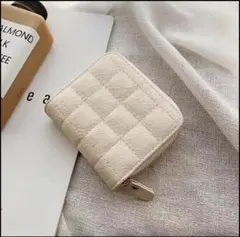 財布 レディース 二つ折り財布 オフホワイト ミニウォレット キルティング