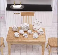 チェリー柄の食器セット　陶器ミニチュアティーセット ポット　ドールハウス