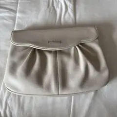 Pierre Balmain レザー ショルダーバッグ ホワイトのサムネイル