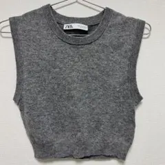 ZARA ニットベスト グレー Sサイズのサムネイル