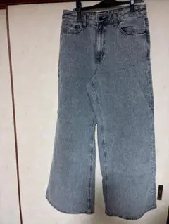 gu ジーユー　フレアワイド　パンツ　ライトグレー　デニム