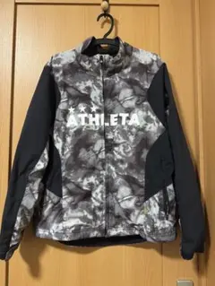 ATHLETA 迷彩柄ウィンドブレーカー