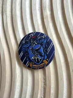 ハリーポッター　刺繍缶バッジ　レイブンクロー