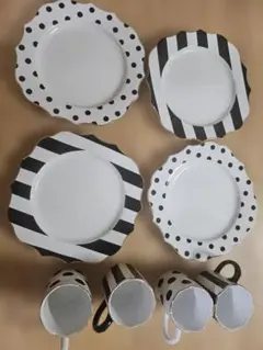 水玉模様とストライプの食器セット Francfranc