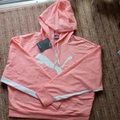 ア*ー様 パーカー　　　プーマ　ピンク色新品未使　薄手　春夏向き