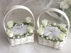 ２個セット♡グリーンとホワイトのバラ♡人気の同じデザイン♡リングピロー かご