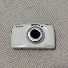 【美品】 Nikon COOLPIX S33 ホワイト デジタルカメラ